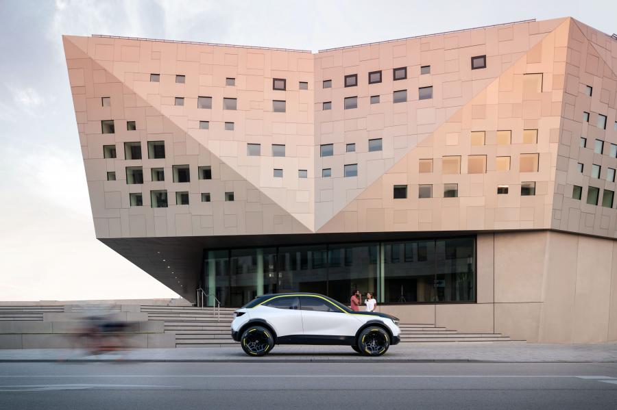  Opel GT X Experimental 2018 года  (фото 37 из 46)